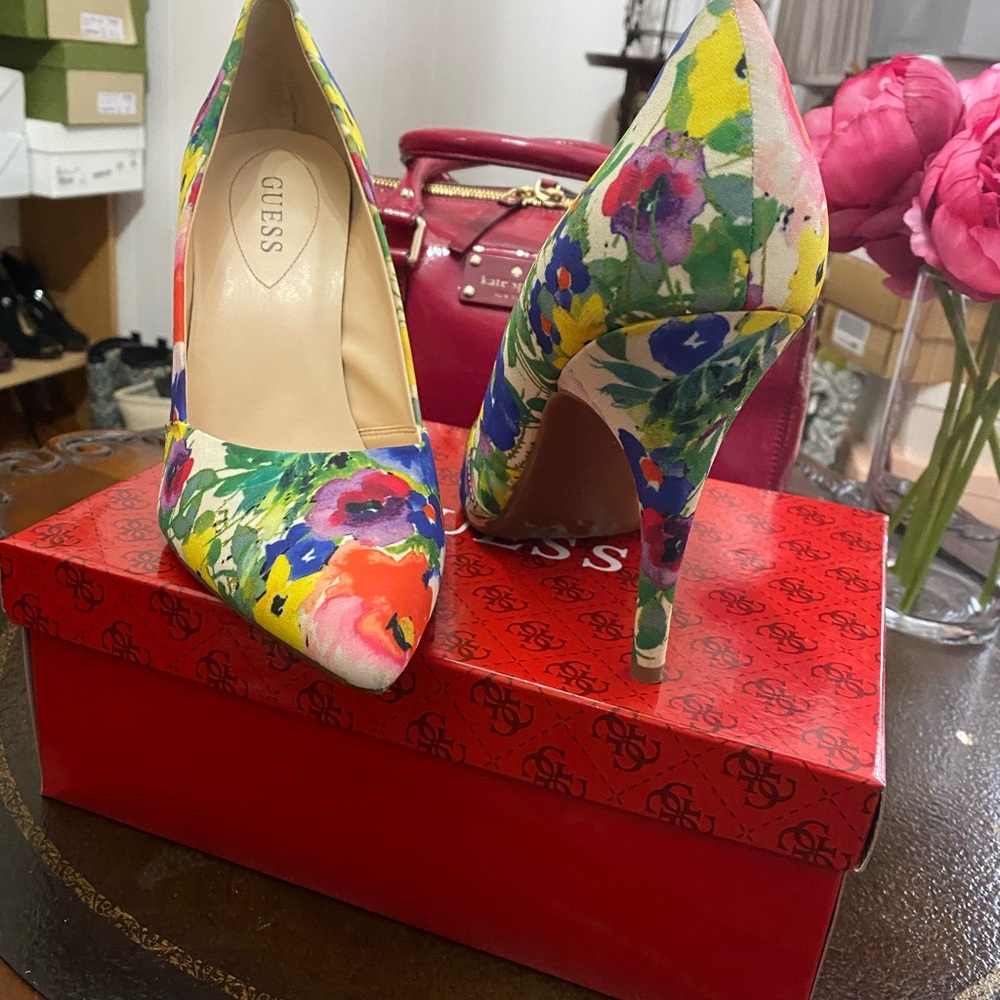 Floral Pumps - image 2